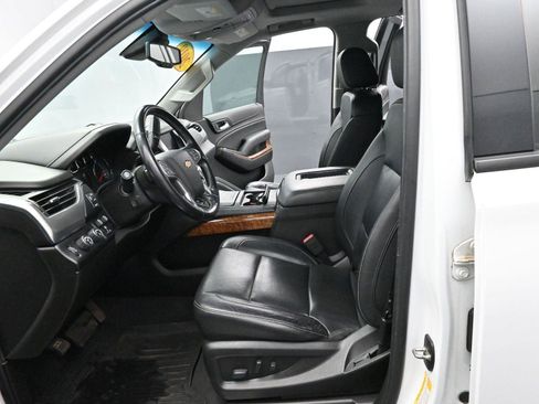 Used 2019 Chevrolet Suburban Premier image 17