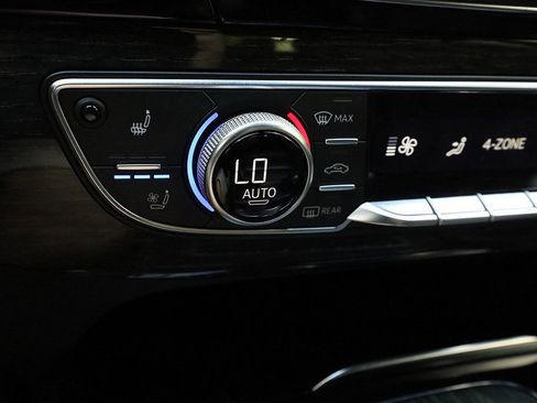 Used 2018 Audi Q7 3.0T Prestige w/ Prestige Package image 28