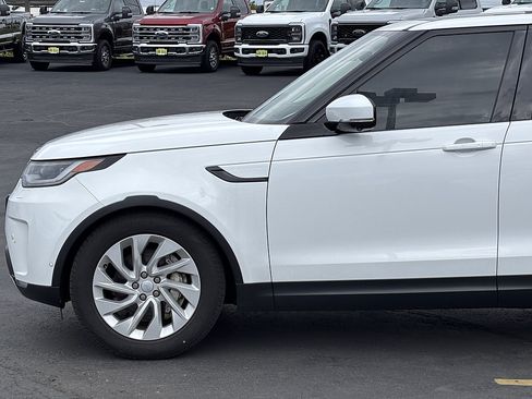 Used 2025 Land Rover Discovery S AWD/4WD image 10