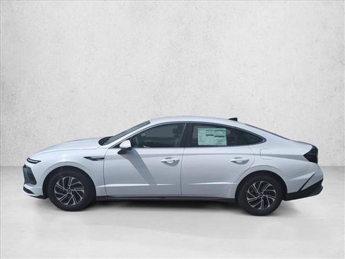 New 2026 Hyundai Sonata Blue FWD image 5