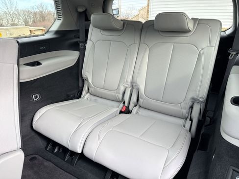 Used 2023 Jeep Grand Cherokee L Overland w/ Advanced Protech Group III image 26