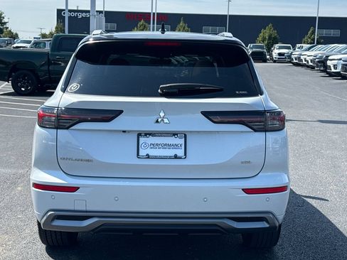 Used 2025 Mitsubishi Outlander SEL AWD/4WD image 4