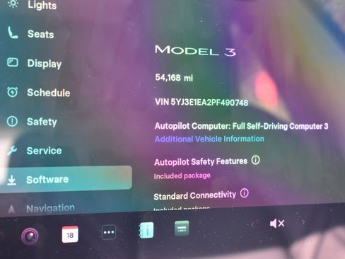 Used 2023 Tesla Model 3 Standard Range image 29