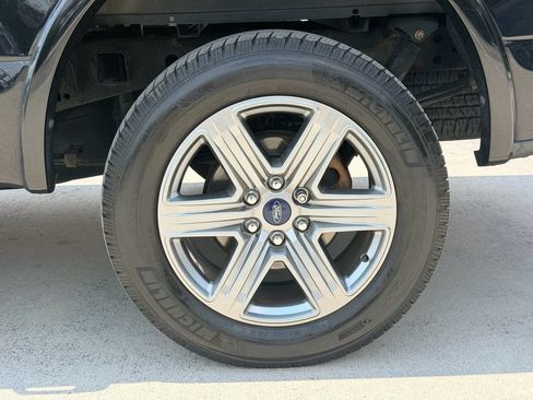 Used 2018 Ford F150 Lariat w/ Equipment Group 502A Luxury AWD/4WD image 30