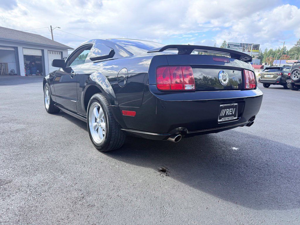 Used 2007 Ford Mustang GT RWD image 3