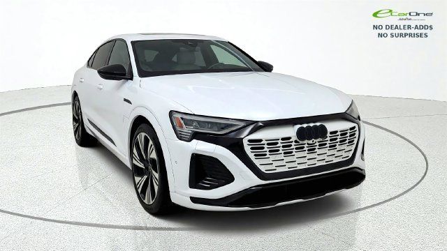 Used 2024 Audi Q8 e-tron Prestige w/ Prestige Package AWD/4WD image 2