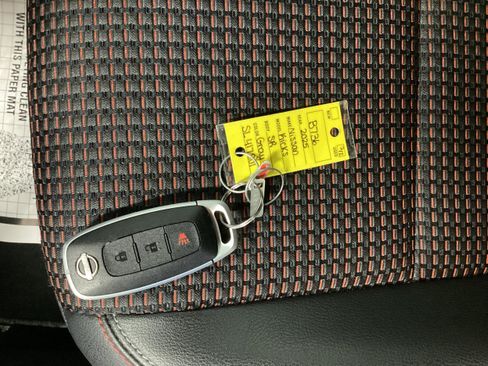 Used 2025 Nissan Kicks SR AWD/4WD image 29
