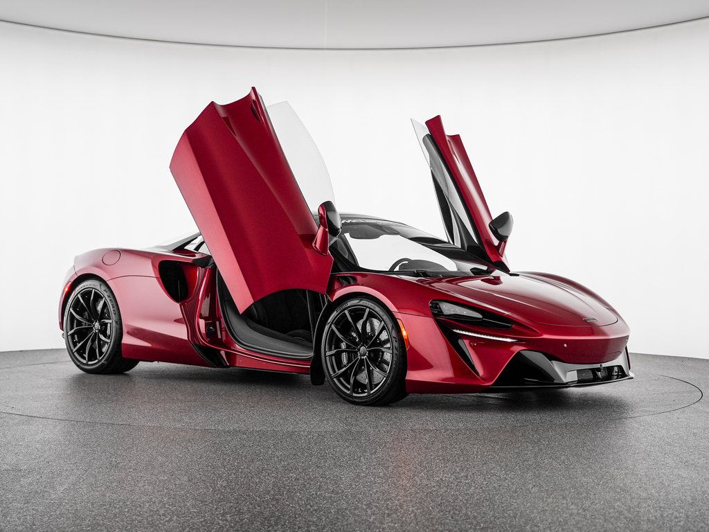 Used 2025 McLaren Artura Spider RWD image 49