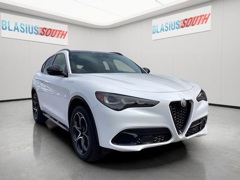 Used 2024 Alfa Romeo Stelvio Veloce AWD/4WD image 1