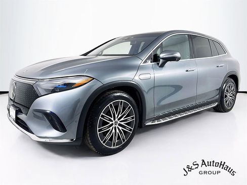 Used 2023 Mercedes-Benz EQS 450+ 4MATIC SUV w/ Pinnacle Trim Package image 3