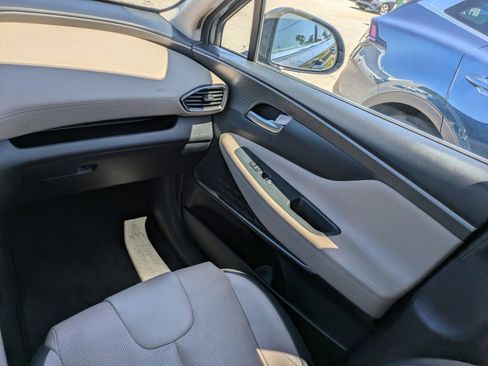 Used 2020 Hyundai Santa Fe Limited image 14