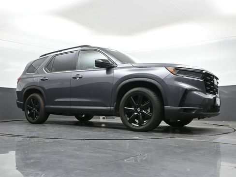 Used 2025 Honda Pilot Black Edition image 36