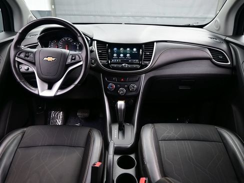 Used 2018 Chevrolet Trax LT w/ Driver Confidence Package FWD image 17