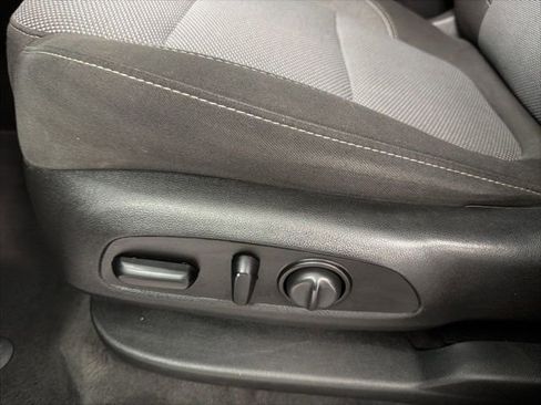 Used 2020 Chevrolet Traverse LT FWD image 15