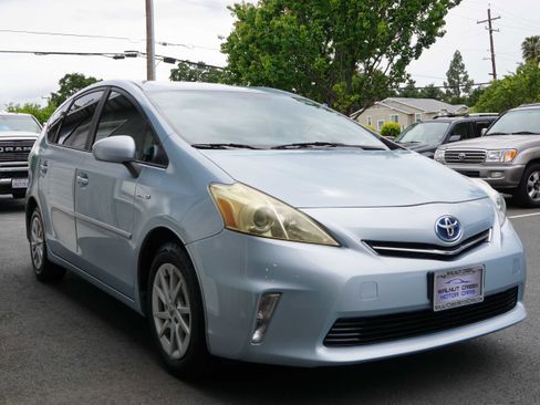 Used 2012 Toyota Prius V Three FWD image 7