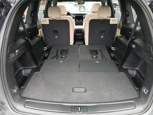 New 2025 Jeep Grand Cherokee L Limited w/ Luxury Tech Group II image 28