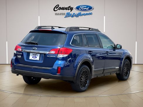 Used 2011 Subaru Outback 2.5i Limited AWD/4WD image 9