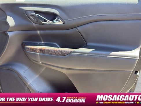 Used 2022 GMC Acadia Denali w/ GMC Pro Grade Package AWD/4WD image 9