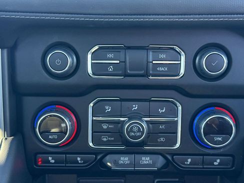 Used 2023 Chevrolet Tahoe Z71 w/ Z71 Off-Road Package image 27