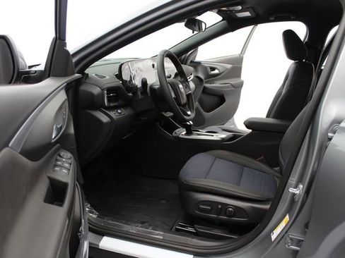 New 2026 Buick Envista Preferred FWD image 19