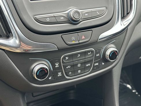 Certified 2024 Chevrolet Equinox LT w/ LPO, Floor Liner Package FWD image 29