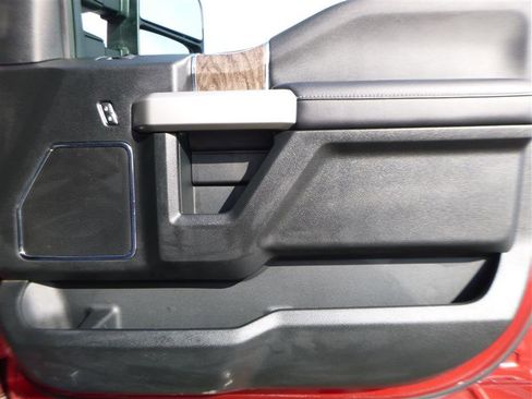 Used 2019 Ford F250 Lariat w/ Lariat Ultimate Package image 21