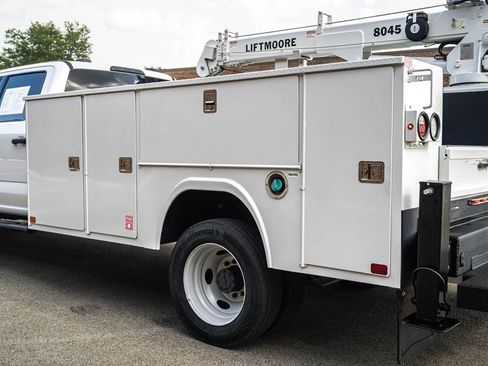 Used 2024 Ford F550 4x4 Crew Cab Super Duty w/ XLT Value Package image 17