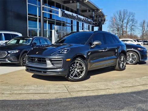 Used 2024 Porsche Macan image 1