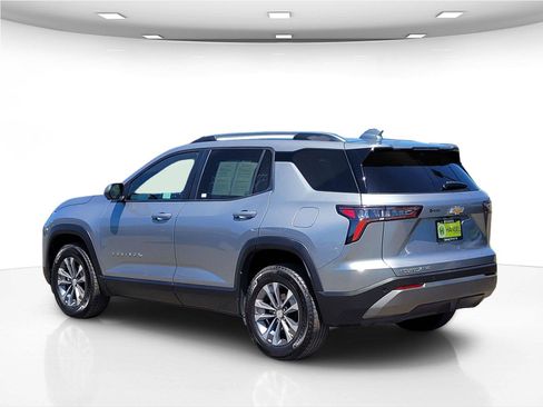 Used 2025 Chevrolet Equinox LT w/ Convenience Package II AWD/4WD image 9