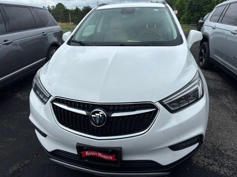 Used 2018 Buick Encore Essence AWD/4WD image 2