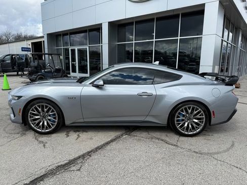 Used 2024 Ford Mustang GT Premium RWD image 4