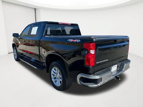 Used 2023 Chevrolet Silverado 1500 LT AWD/4WD image 7