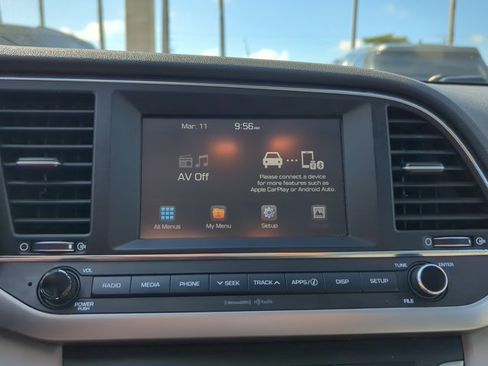 Used 2017 Hyundai Elantra SE image 20