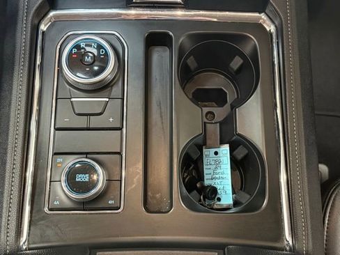 Used 2024 Ford Expedition XLT image 20