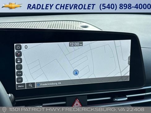 Used 2025 Hyundai Elantra Limited image 8