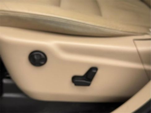 Used 2019 Jeep Grand Cherokee Limited image 21