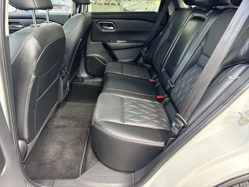 Used 2025 Nissan Rogue Platinum w/ Platinum Premium Package AWD/4WD image 28
