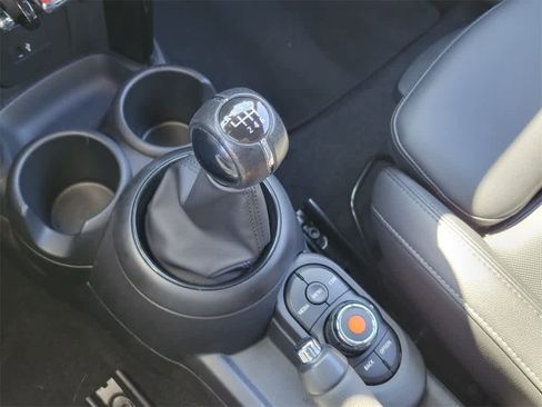 Used 2021 MINI Cooper S image 19