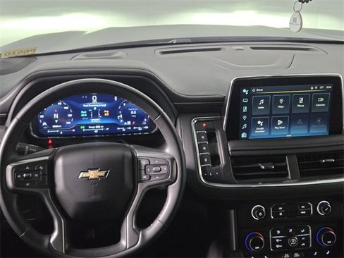 Used 2024 Chevrolet Suburban LT image 12