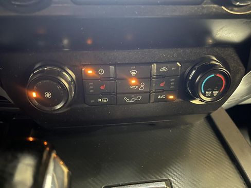 Used 2019 Ford F150 XLT w/ Equipment Group 302A Luxury AWD/4WD image 17