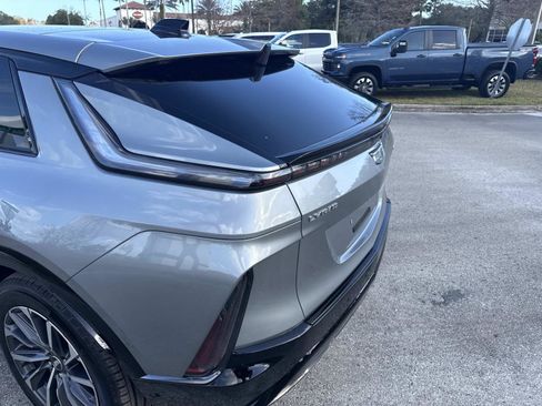 Used 2025 Cadillac Lyriq Sport image 11