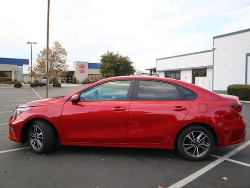 Used 2022 Kia Forte LXS image 16