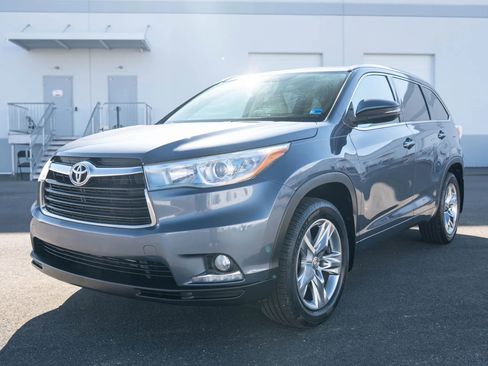 Used 2015 Toyota Highlander Limited AWD/4WD image 2