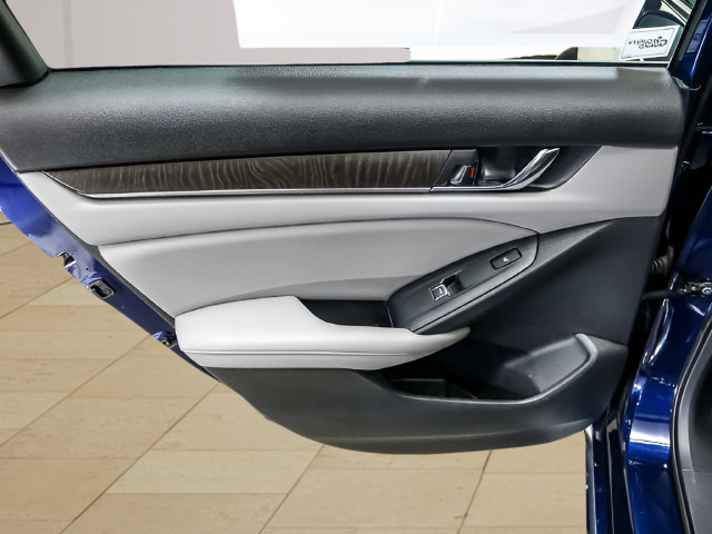 Used 2020 Honda Accord Touring image 23