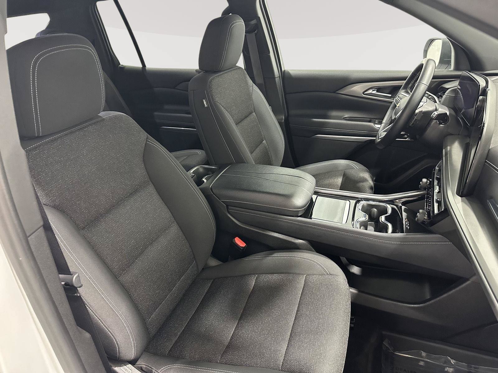 Used 2024 Chevrolet Traverse LT w/ LPO, Floor Liner Package AWD/4WD image 26