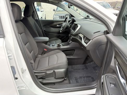 Used 2023 GMC Terrain SLE FWD image 26