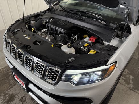 Used 2025 Jeep Compass Limited w/ Elite Group AWD/4WD image 18