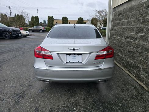 Used 2013 Hyundai Genesis 3.8 w/ Premium Pkg image 5