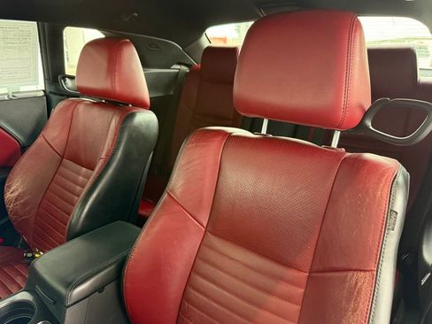 Used 2014 Dodge Challenger SXT Plus image 21