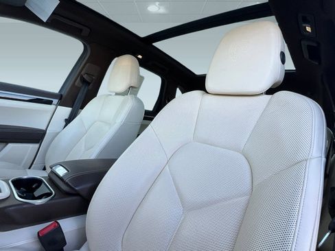 Used 2017 Porsche Cayenne S image 14